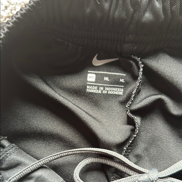 Nike Pants Black Tapered Leg Womens Track pockets/drawstring Run Walk Lounge MT - Picture 5 of 7